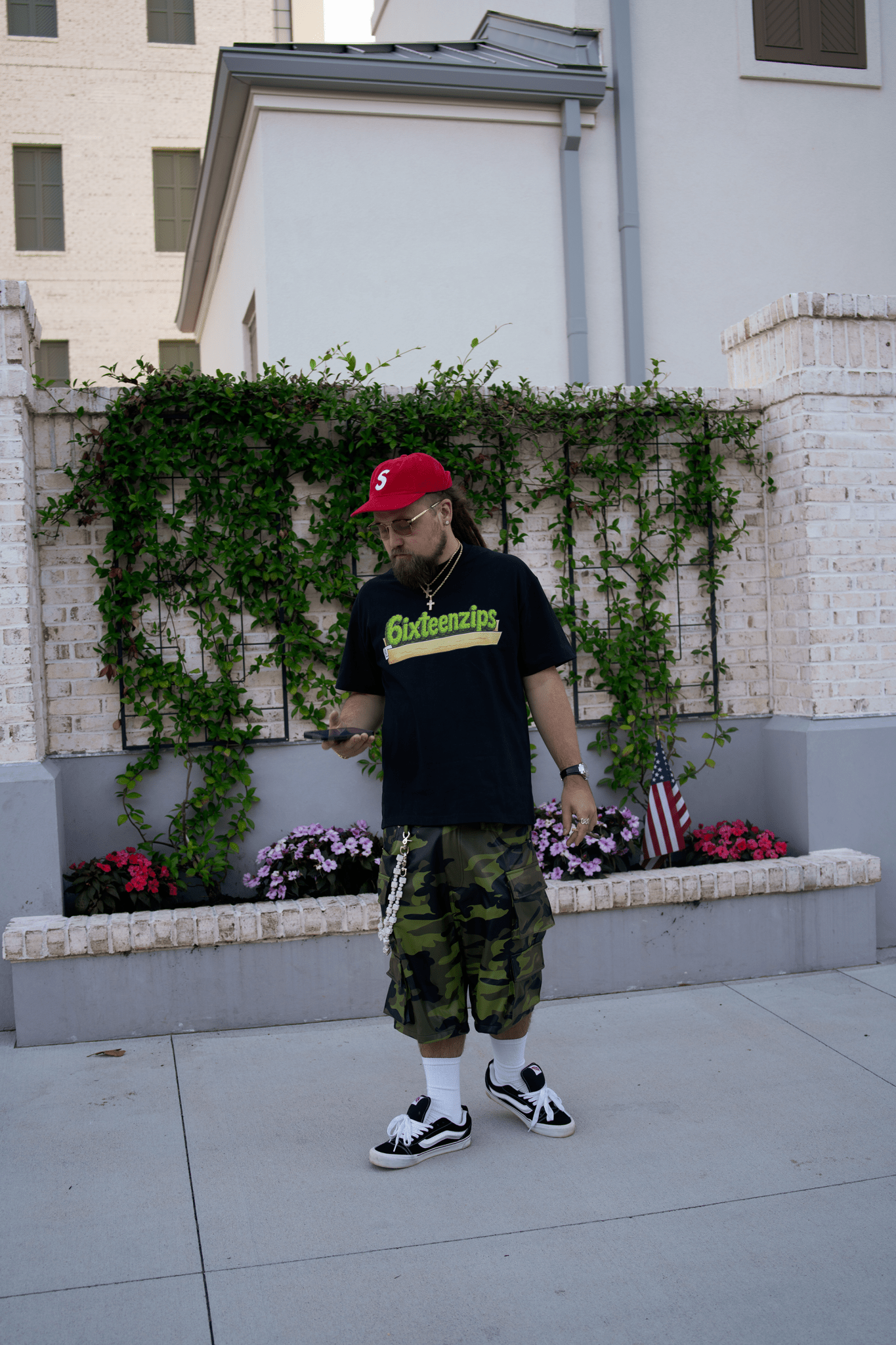 Black “Paper Plane” Heavyweight Tee - 6IXTEEN Zips
