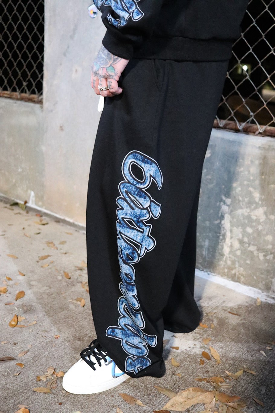 "Hidden Hills" Baggy Sweatpants - 6IXTEEN Zips