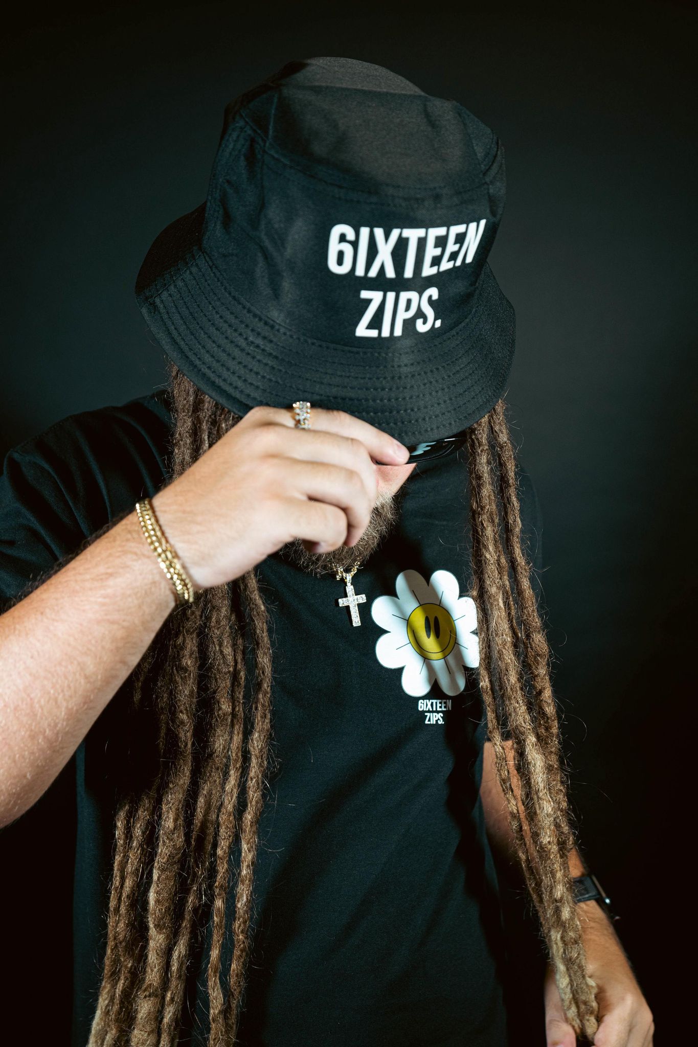 “OG Logo” Black Bucket Hat - 6iXTEEN Zips